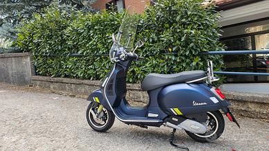 Piaggio Vespa GTS 125 Super Tech - Come nuova!