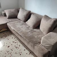 Divano letto usato  con cuscini 