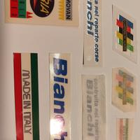 Stickers e adesivi.