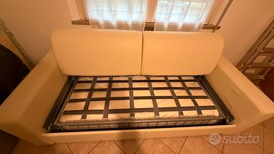 Divano letto in pelle tre posti