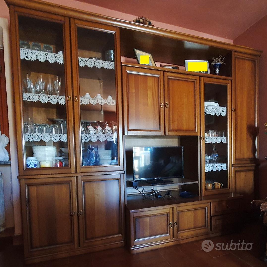 Credenza cucina vetrina in legno noce come nuova Arredamento e Casalinghi In vendita a Novara