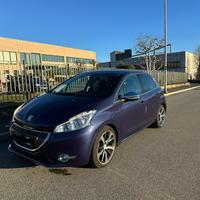 Peugeot 208  1.6 HDi full Optinal