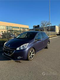 Peugeot 208  1.6 HDi full Optinal