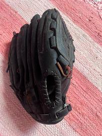 Guantone baseball