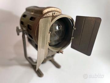 Faro per studio di posa/teatro Ing. Marcucci