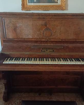 Pianoforte antico Justin Browne in radica di noce