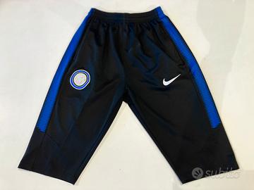 Pantaloncini Inter taglia M con tasche bermuda