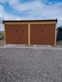  doppio garage tenuto bene