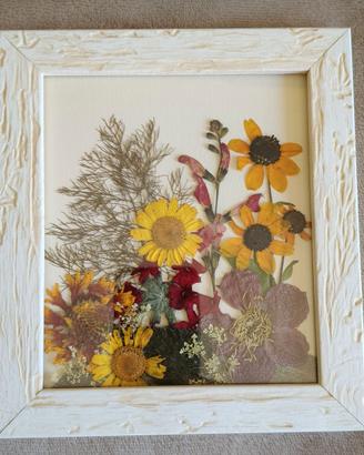 Quadro artigianale con fiori secchi – decorazione