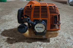 Abbacchiatore a motore Stihl