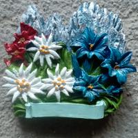 calamita personalizzabile con fiori di montagna 