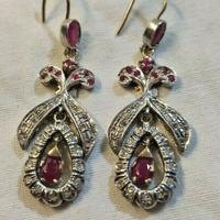 Paio orecchini d 'epoca in oro di titolo inferiore