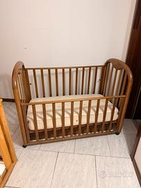 Lettino in legno massiccio