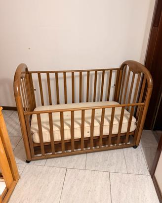 Lettino in legno massiccio