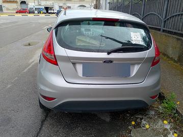 Ford Fiesta per ricambi o per intero 