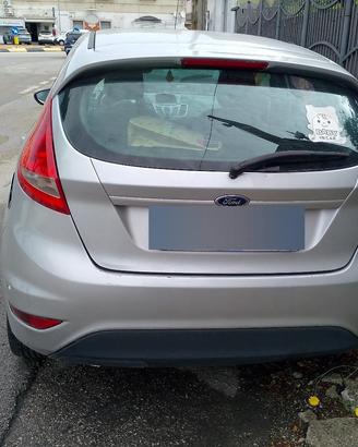 Ford Fiesta per ricambi o per intero 