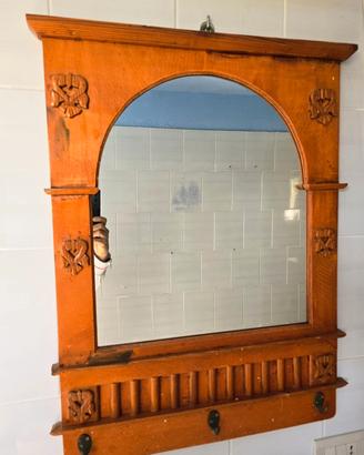 Specchio da parete in legno
