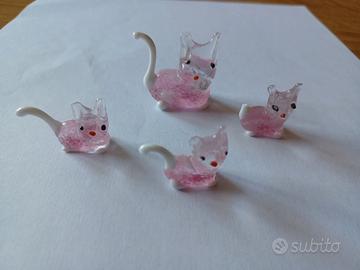 FAMIGLIOLA DI GATTI IN VETRO DI MURANO.