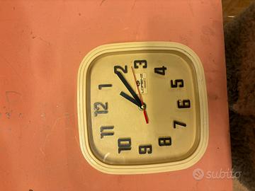 Orologio a lancette da casa