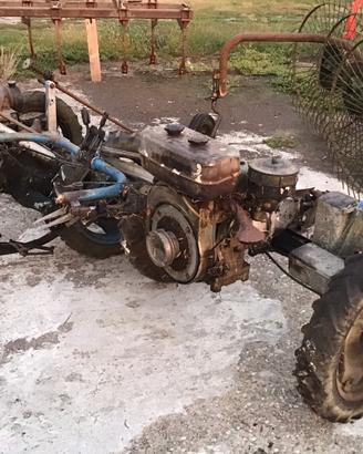 Moto falciatrici e mucchia fieno