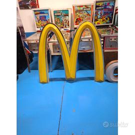 Insegna McDonald's