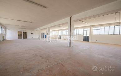 Laboratorio a Monte San Giusto 3 locali