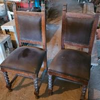 Coppia sedie antiche in legno imbottite