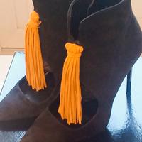 stivaletti con nappa