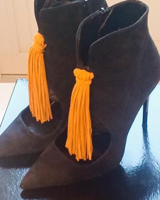 stivaletti con nappa