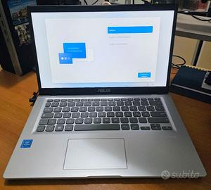 Notebook ASUS F415M 14 pollici