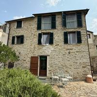 CASA SEMINDIPENDENTE A BORGHETTO D'ARROSCIA