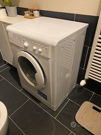 Lavatrice Indesit IWC6085 6 kg