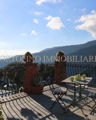 Villa di 209 m² con 5 locali e box auto a Avegno