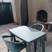 Tavolo da giardino e 2 sedie 35 euro