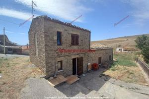 Casa, Castellana Sicula.