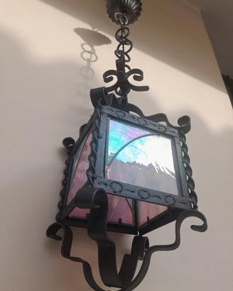 Lampadario in Ferro Battuto e Vetro Opalescente