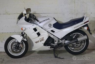 Honda VFR 750 iscritta FMI