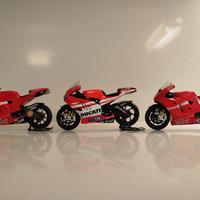 Modellini Maisto 1:12 Ducati D16 Stoner Hayden