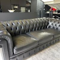 Divano Chesterfleld in pelle nero