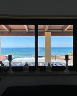 Villino fronte mare Sperlonga