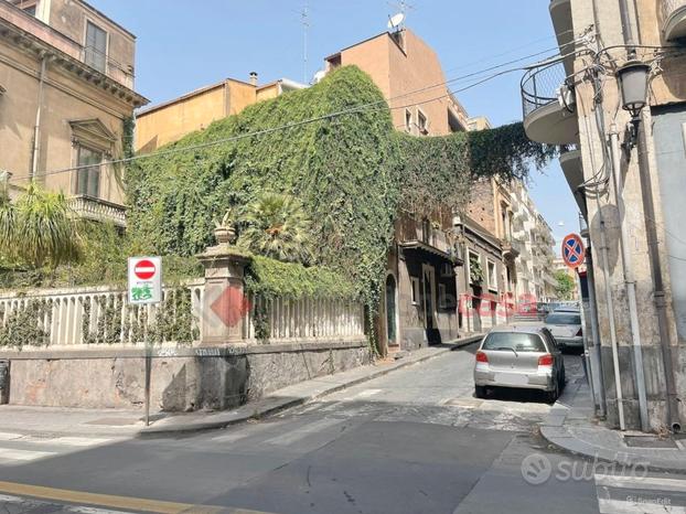 Interessante pied-à-terre in via Grotte Bianche