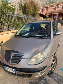 Lancia ypsilon 1.3 multjet 16v argento