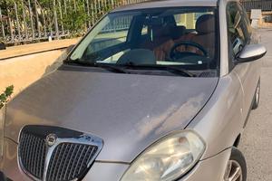Lancia ypsilon 1.3 multjet 16v argento