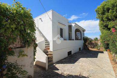 VILLA SINGOLA A OSTUNI