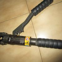 Pressatrice CEMBRE HT45