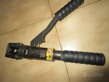 Pressatrice CEMBRE HT45