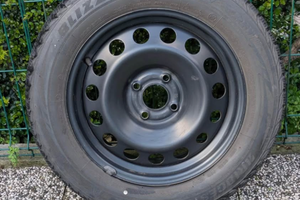 4 GOMME INVERNALI CON CERCHI IN FERRO