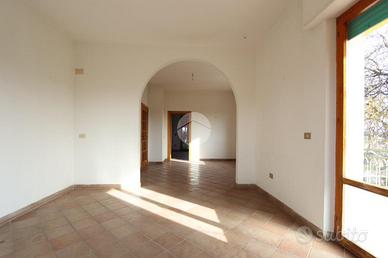 5 LOCALI A NERETO