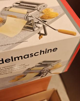 Macchina per la pasta manuale
