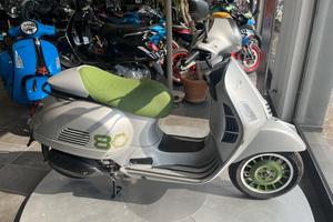 Vespa GTS 310 OTTANTESIMO
